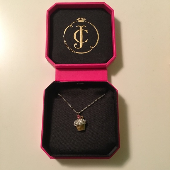 BNWT Juicy Couture Cupcake Necklace - Picture 2 of 3